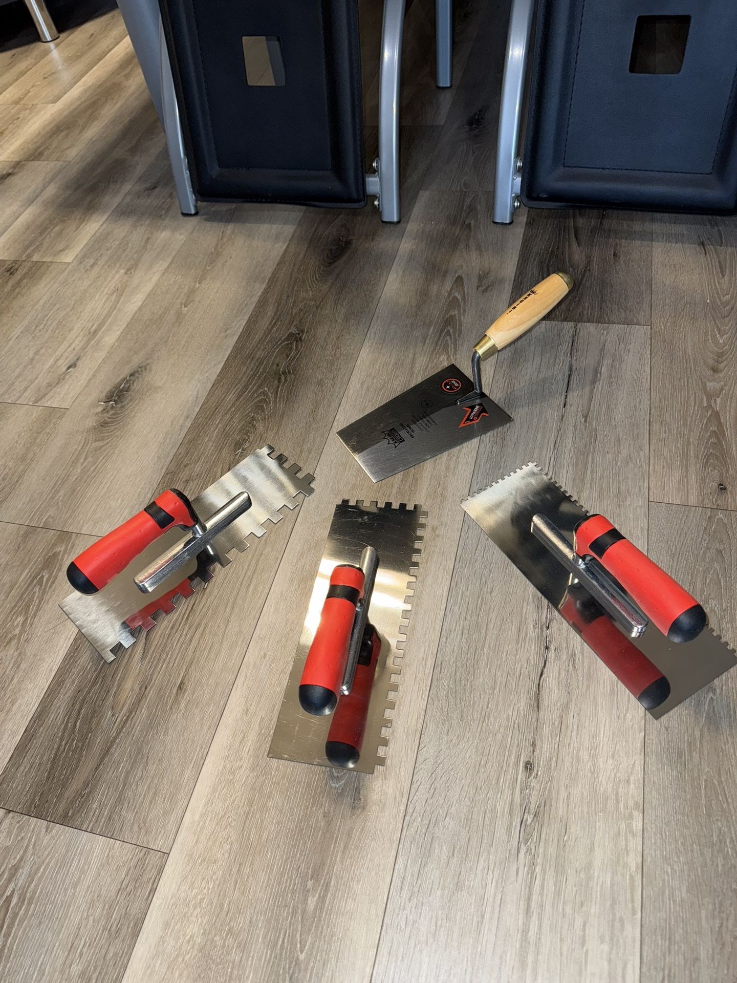 Professional Notched Trowel & Masonry Tool Set – Ready for Any Job!