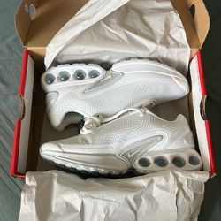 New Nikes Women’s Size 6.5