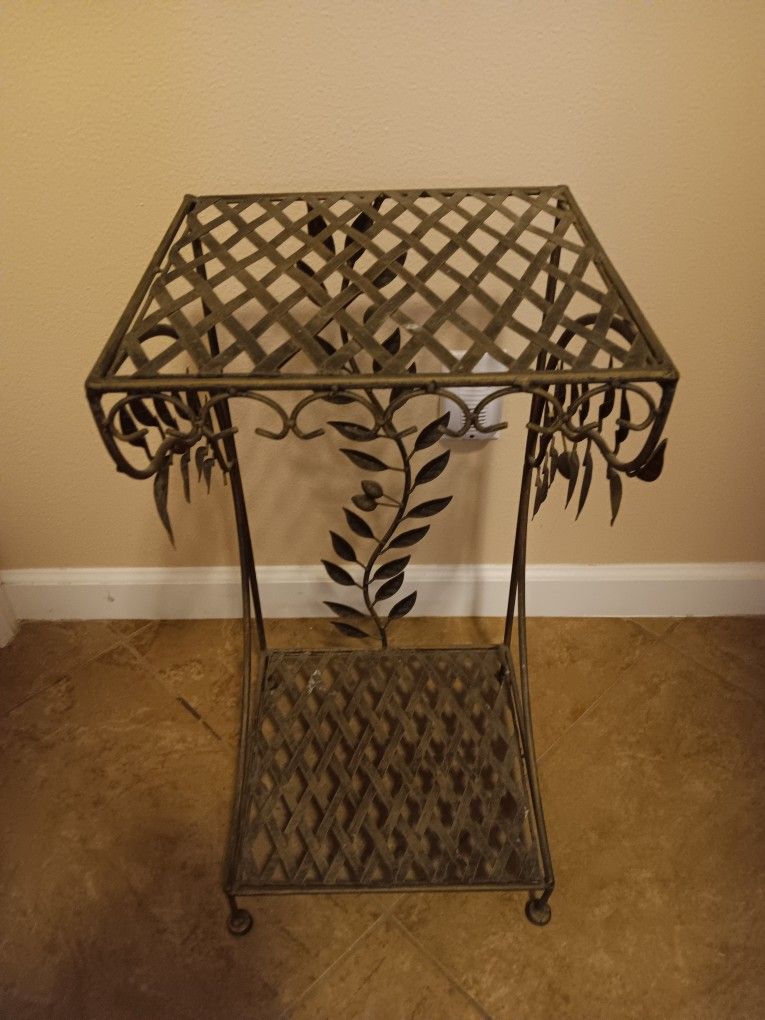 Beautiful Metal Leaves Two Shelf Side Table Plant Holder Rack