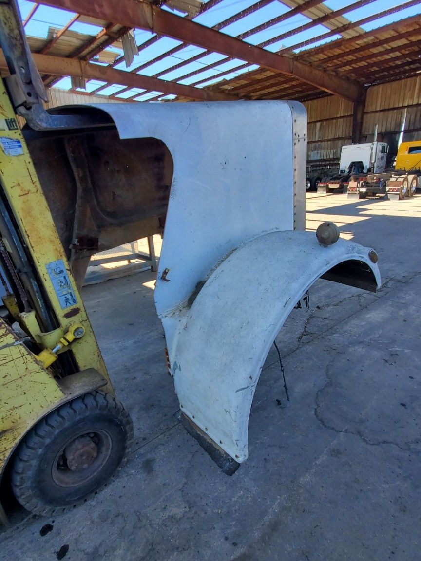 Peterbilt Fiberglass Hood for Sale in Chino, CA OfferUp