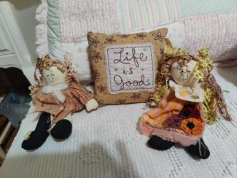 $5.00 FOR ALL -LIFE IS OOD PILLOW 2 MATCHING DOLLS