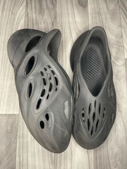 Onyx yeezy foam runners