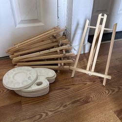 Easels And Pallets 