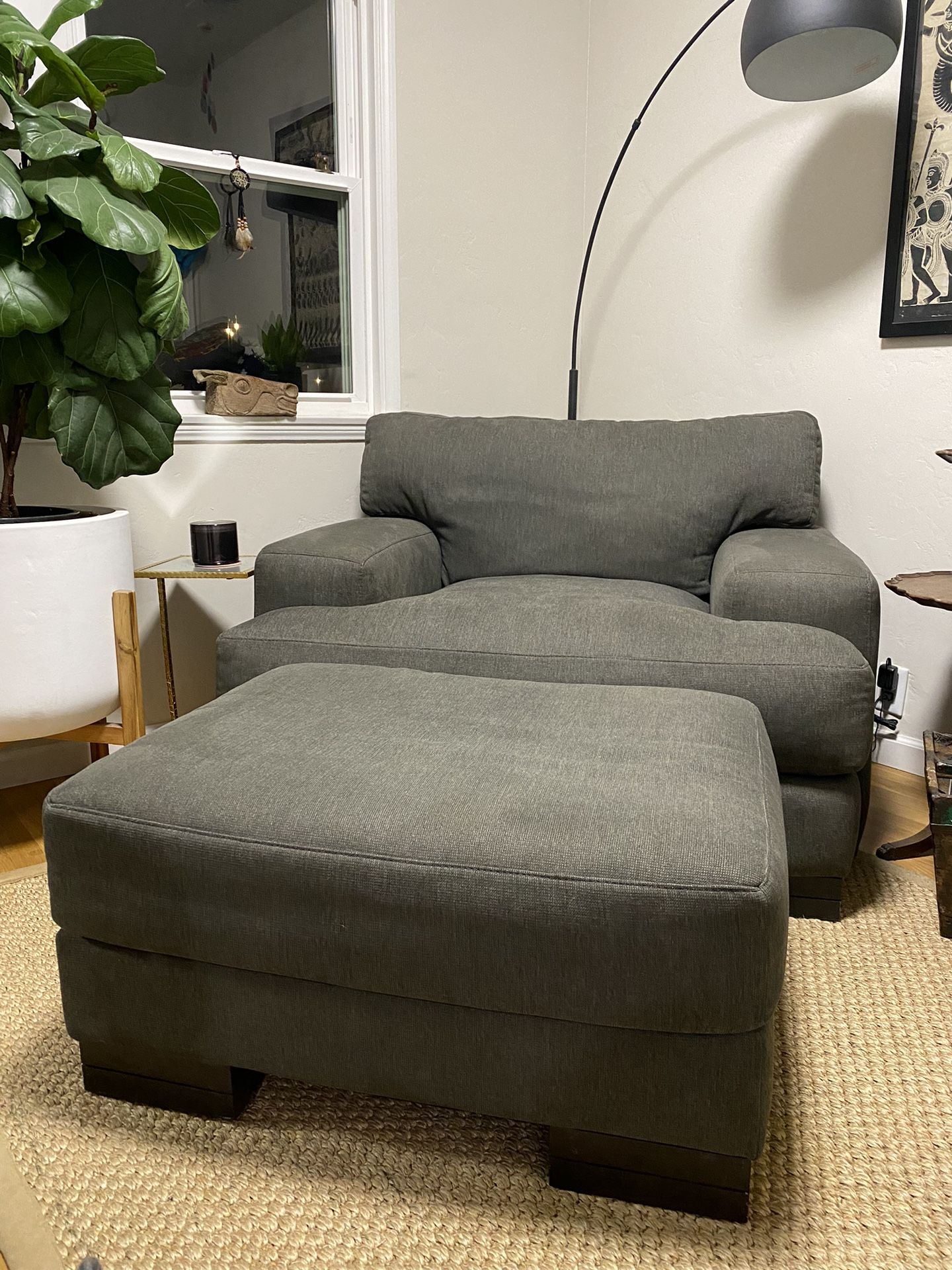 Oversized Chair And Ottoman 