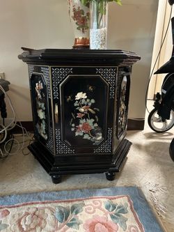 Chinoiserie end table