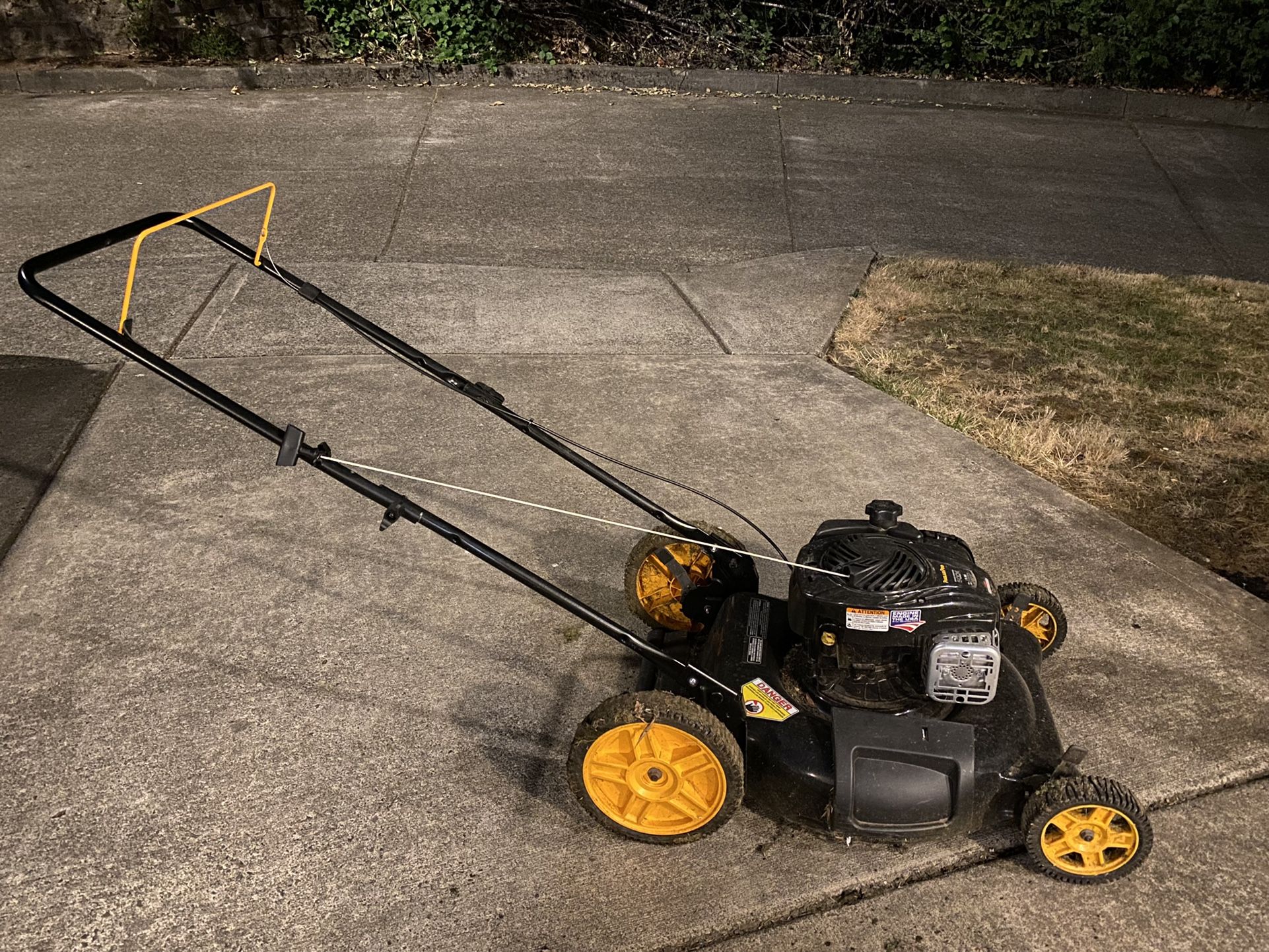 PoulanPro 21” briggs&stratton 500e Series I Gas 140cc