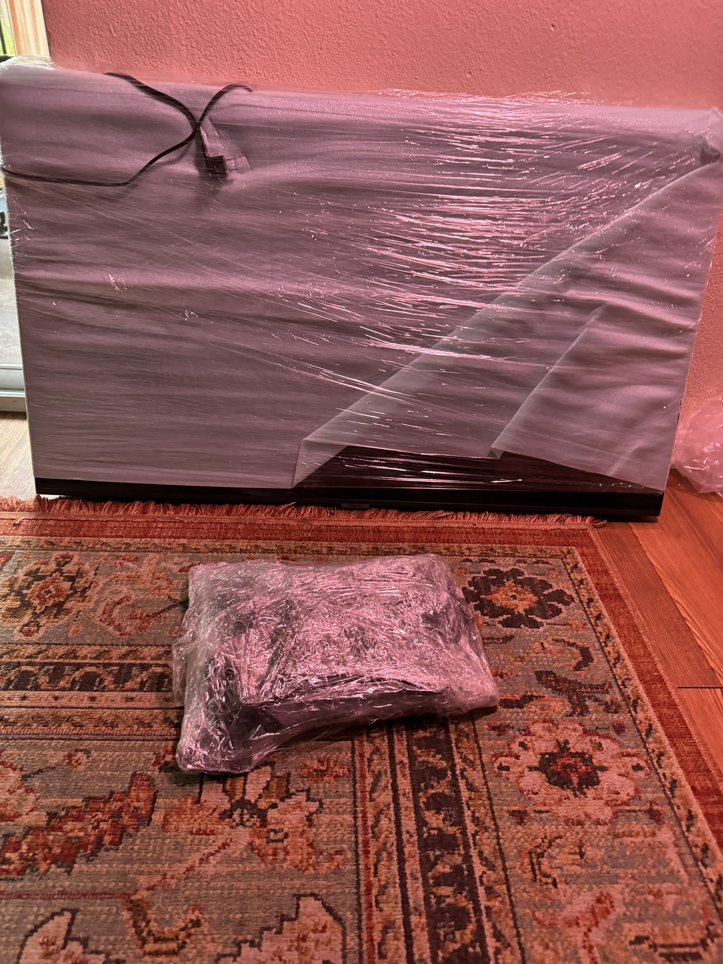 Samsung 34 inch Tv With Wall mount