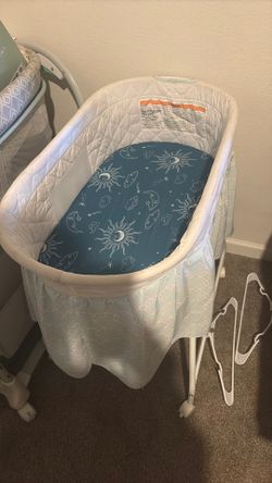 Blue design bassinet