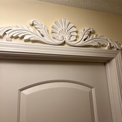 White Decorative Wall Scroll Onlay