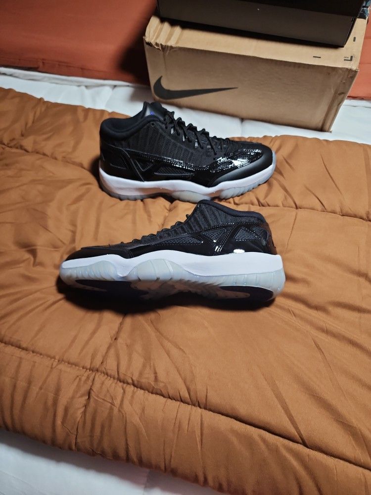 JORDAN 11 RETRO LOW MEN SIZE 9