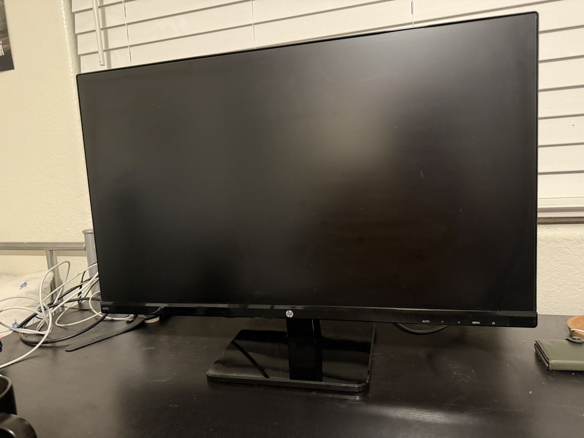 HP V272 – 27” Monitor for Sale