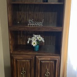 Heavy Duty Bookshelf / Bookcase. 3- shelves   With storage 