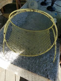 Vintage yellow metal piece