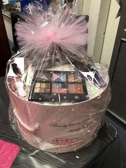 MAQUILLAJE GRATIS