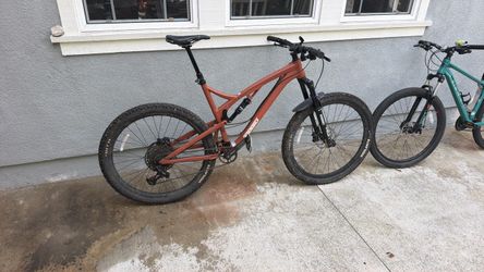 Diamond back mens mountain bike