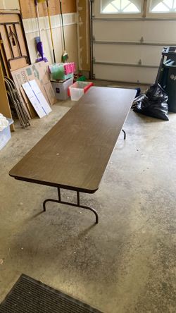 8’ folding table