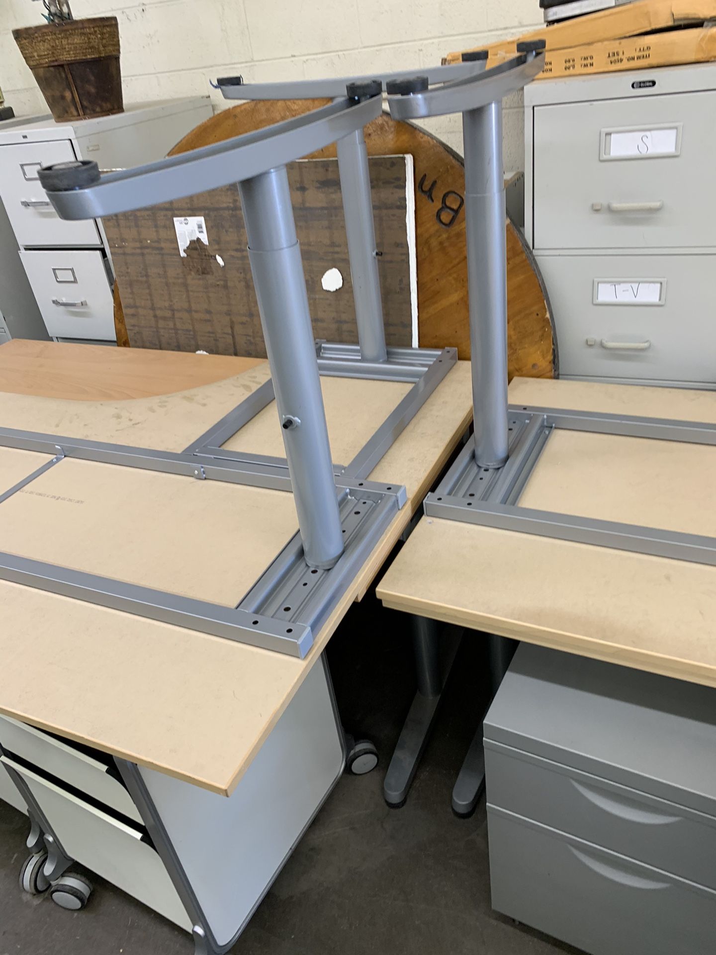 Ikea Galant Desk Table Tlegs Adjustable Height 47”x32” for Sale in Phoenix, AZ OfferUp