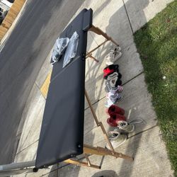 Tattoo/massage Table