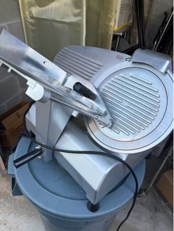 commercial meat and deli slicer