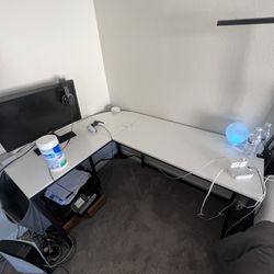 White L shaped Desk with Lamp 