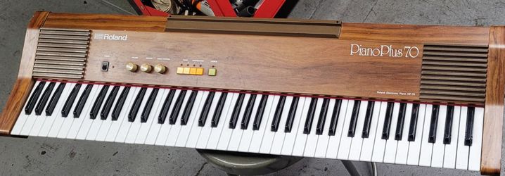 Vintage 1981 Roland Piano Plus 70 (HP-70) Electronic Piano – Made in Japan