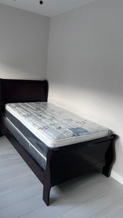 Twin size pillow top bamboo brand mattress new