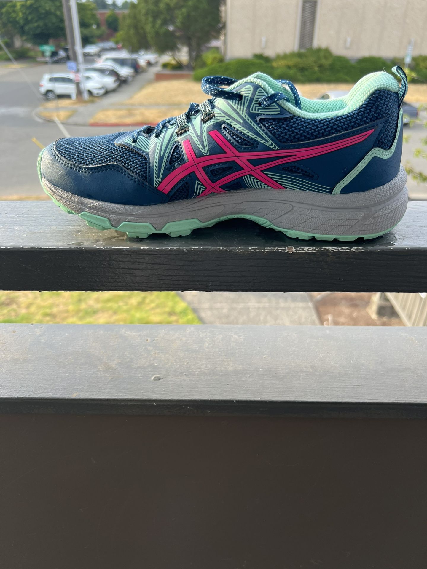 Like New! Actual Size 8.5