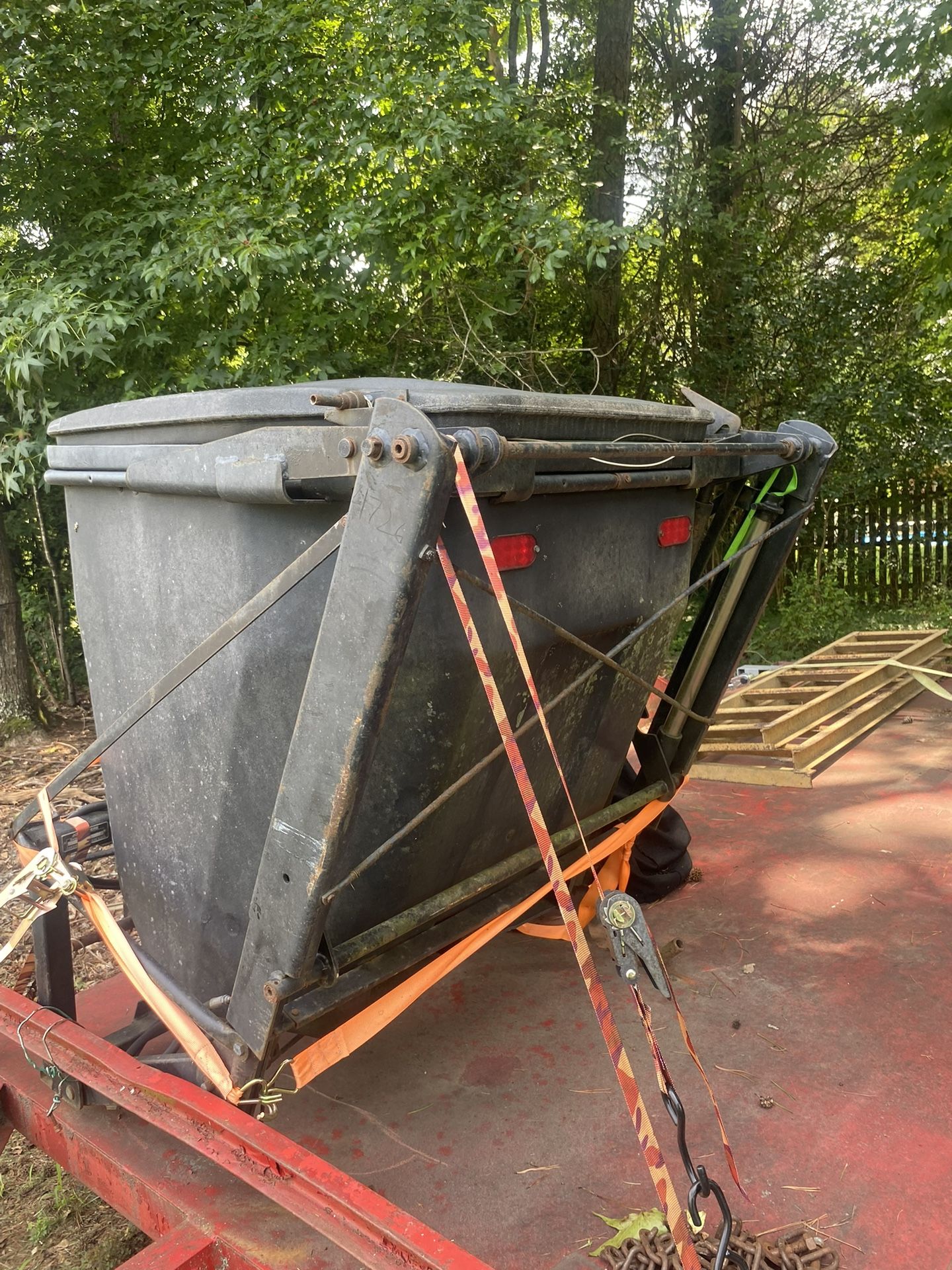 Hydraulic Leaf Vacuum 