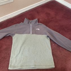 north face fleece size 10/12 in kids 