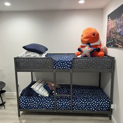 Twin Bunk Beds With (2) Mattresses 