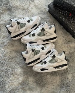 Jordan 4’s White thunder
