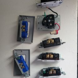 Outlet LUTRON DIMMERS