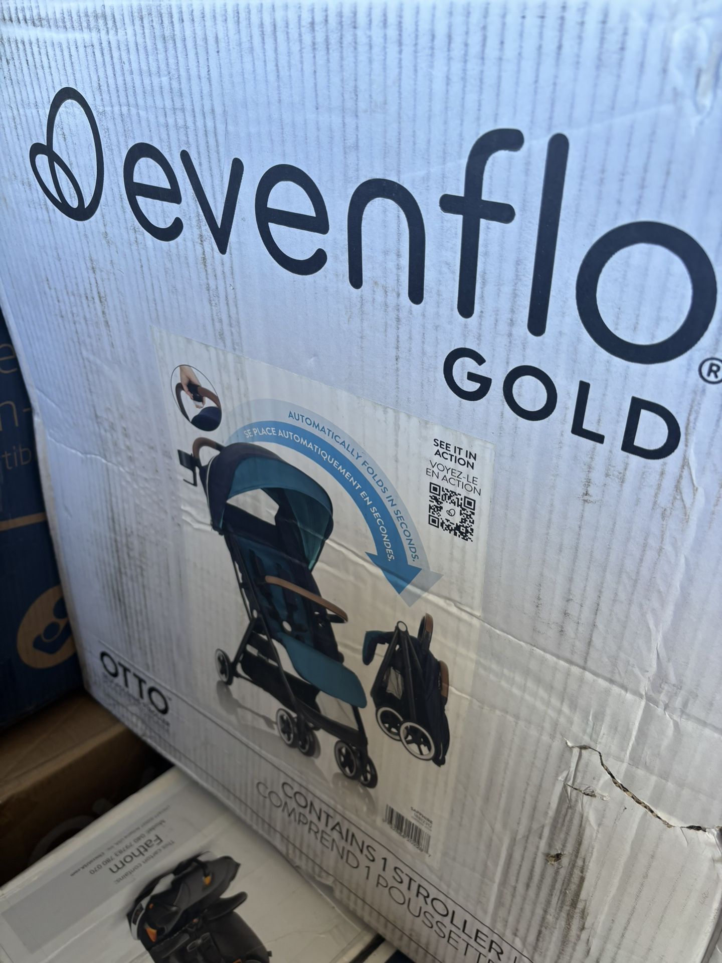 NEW! Evenflo Gold Compact Self folding Stroller