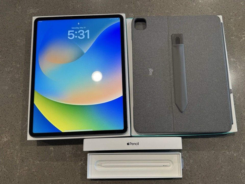 Apple iPad Pro 12.9" (6th Gen) - Space Gray - WiFi + Cellular - 512GB