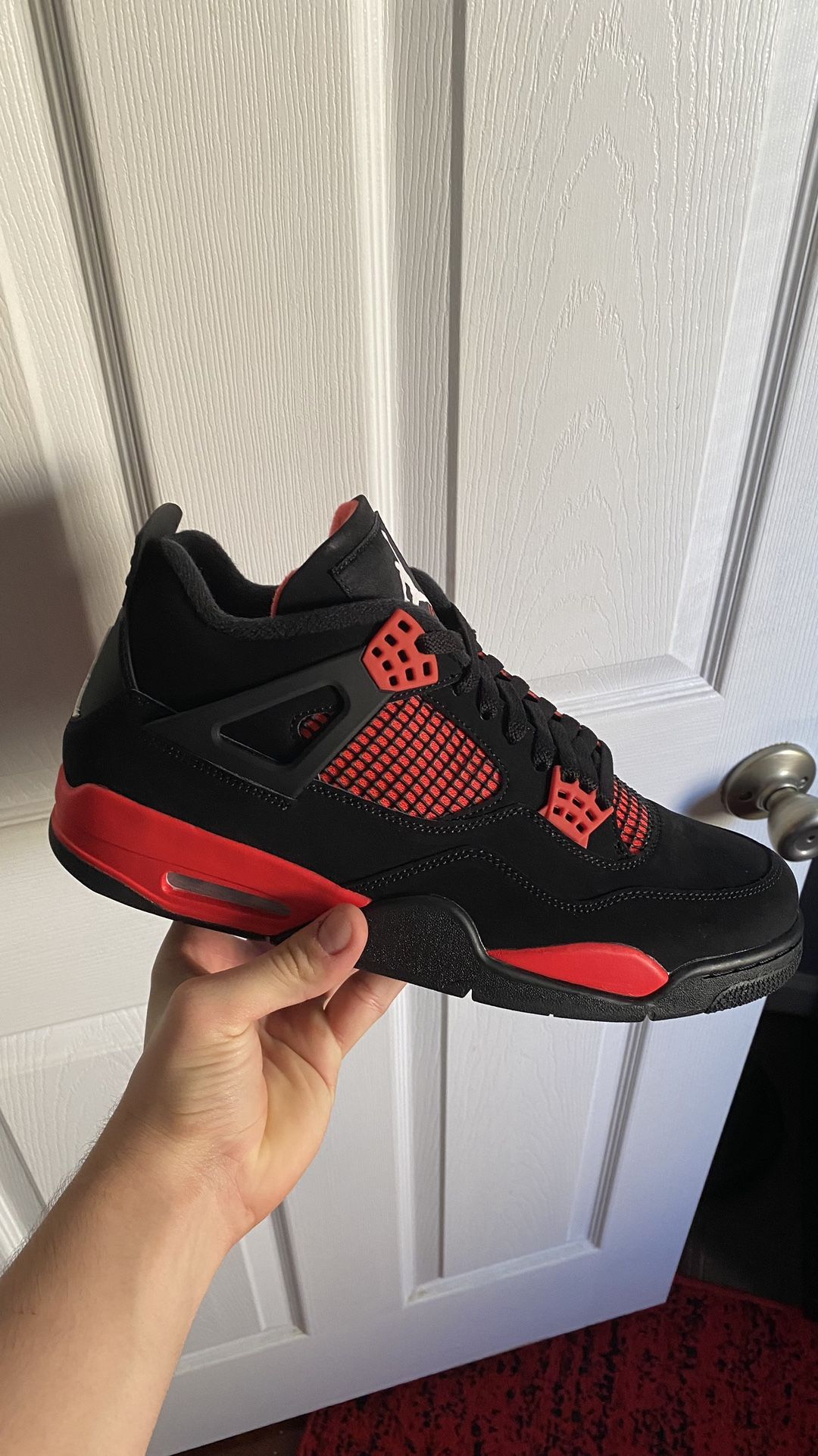 Jordan 4 Retro Red Thunder Size 11 (Deadstock)