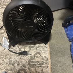 Honeywell Small Fan