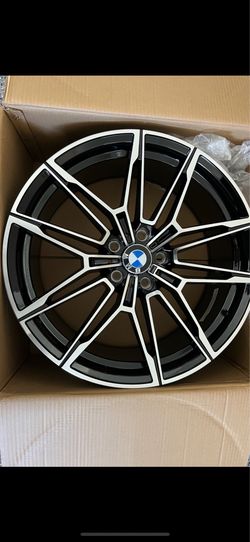 Bmw 19” new set of m Styie rims new tires set 5x120
