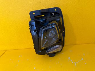 2019-2022 Chevy Blazer headlight . New