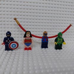 Lego Superhero Minifigures (lot 21)