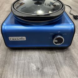 Crock Pot Hook Up 2.5 Quart  Slow Cooker Model SCCPMD2-BL Blue 