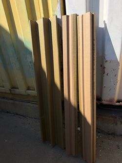 4ft MDF Crown Molding / Trim – Good Condition