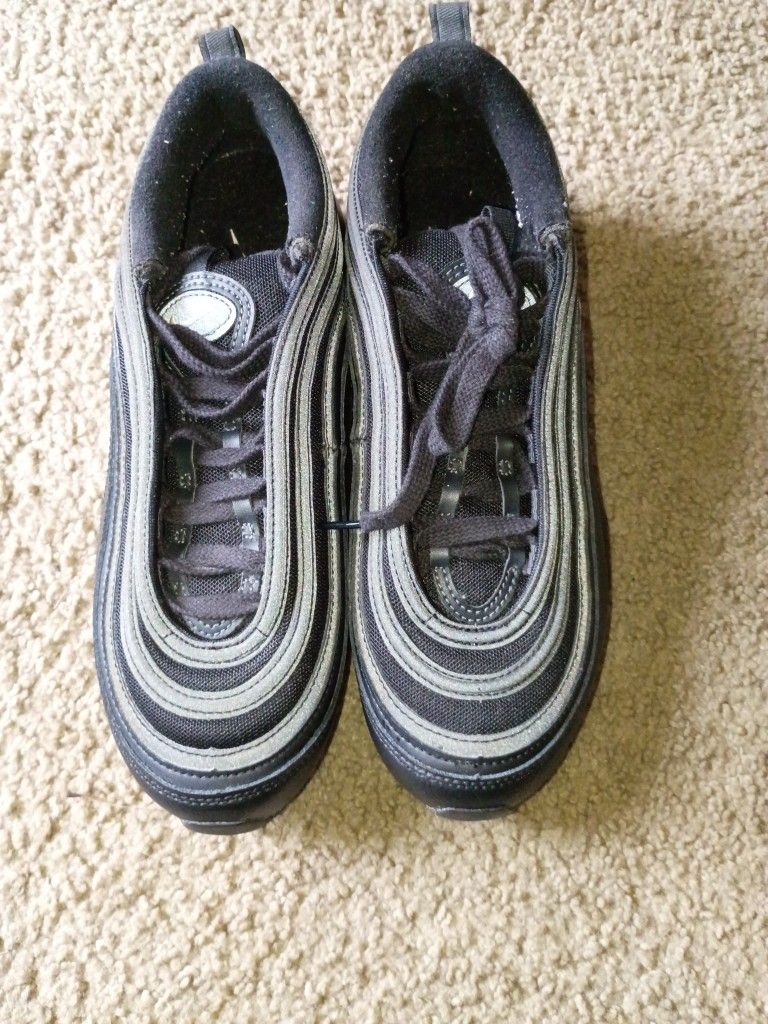 Women's Size 8 Nike Air Max Triple Black Pick Up In Florence KY