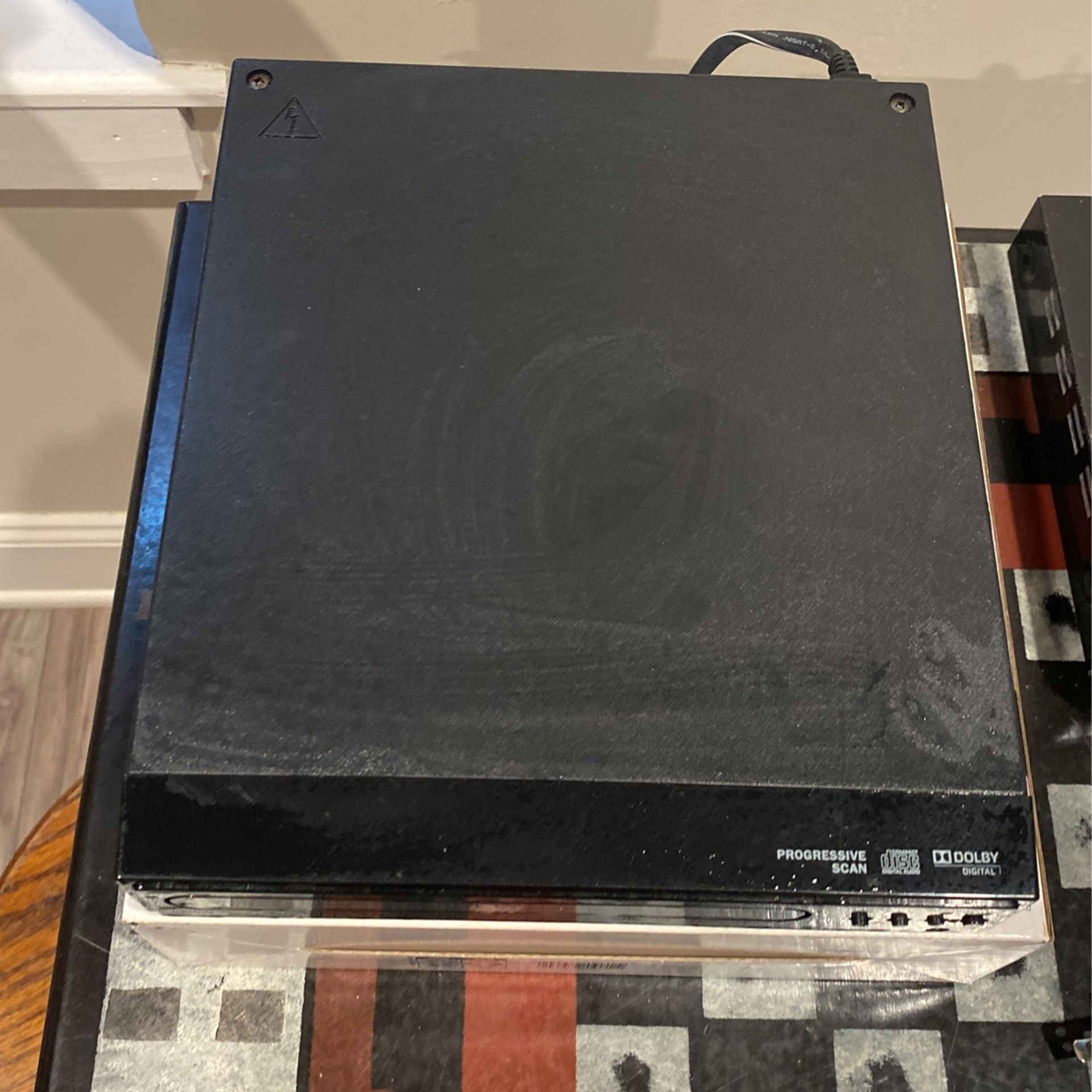 MAGNAVOX COMPACT DVD PLAYER