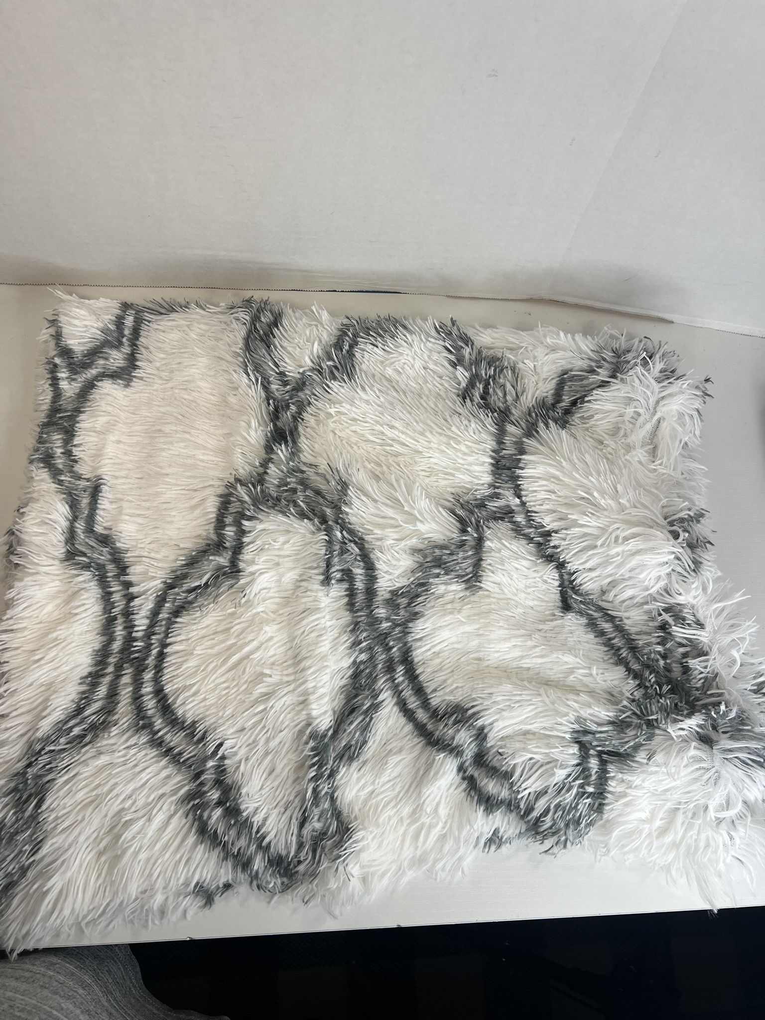 PJYUCIEN Fluffy Fleece Calming Pet Throw NEW