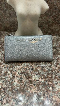 New Marc Jacobs Authentic Wallet For Sale.. 