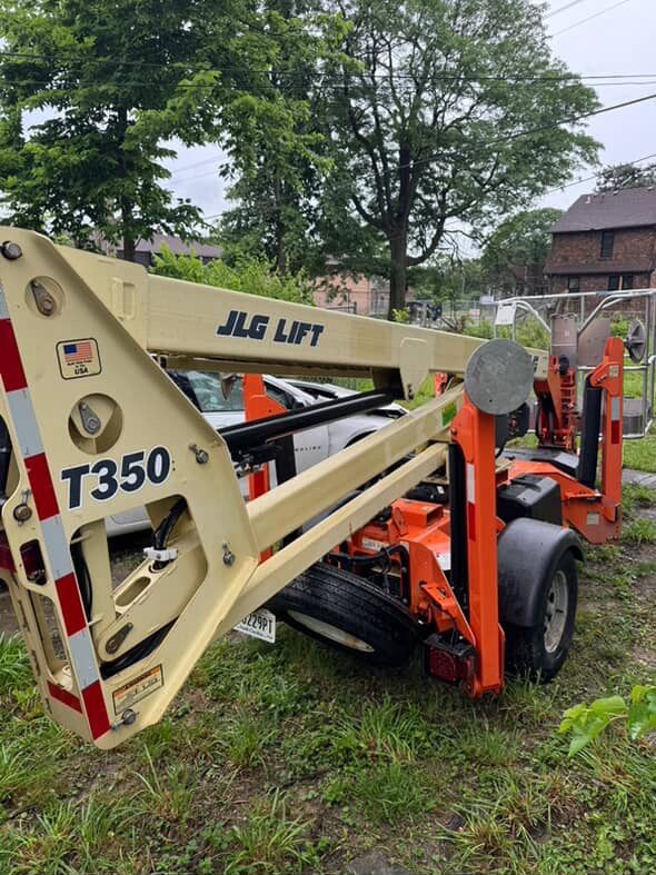 2024 35ft Towable Boom Lift 314 Hrs