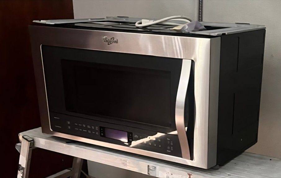 ✨️🚨🔆"Whirlpool"🔆🚨✨️ S-Steel Microwave in Mint Condition