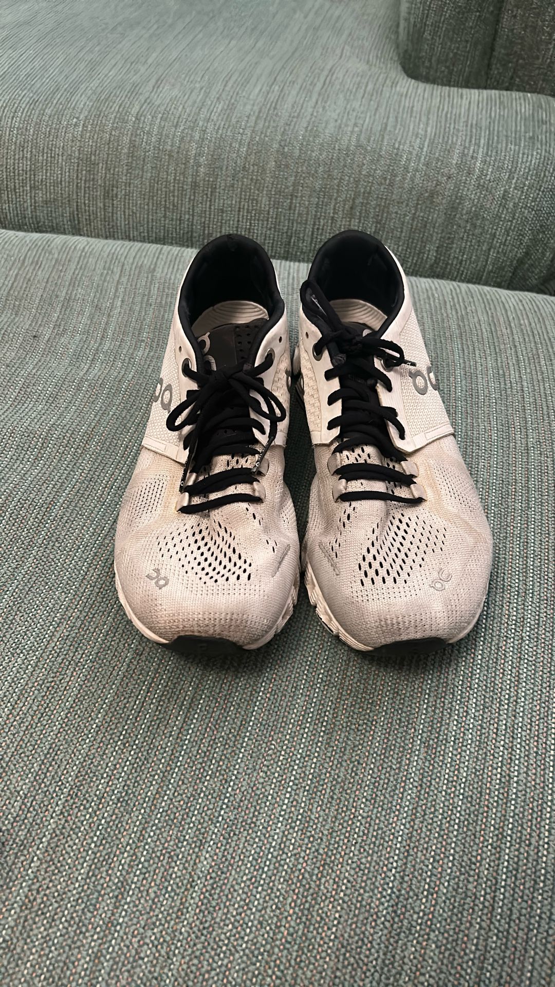 Oncloud Sneakers Women’s Size 7.5 Used