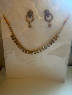 Girl’s necklace set