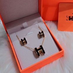 Her'mess Necklace & Earrings Set 